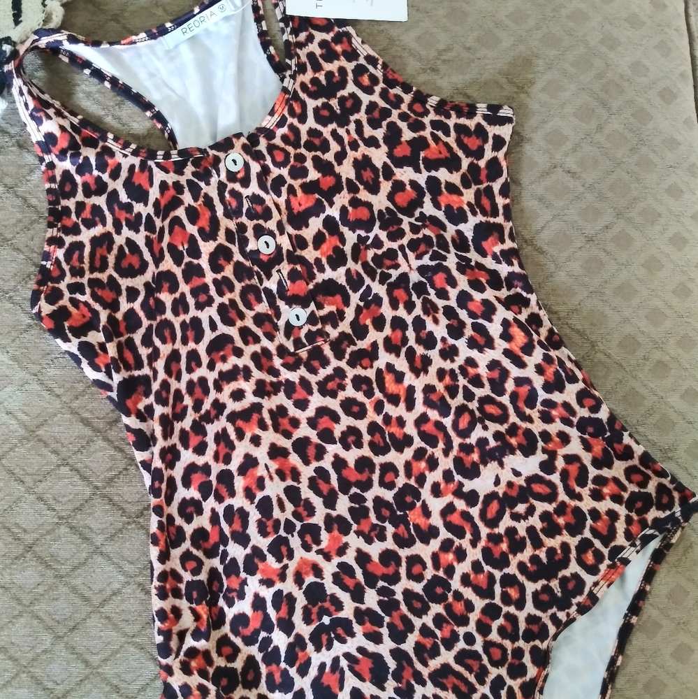 Cheetah print BODYSUIT size M
